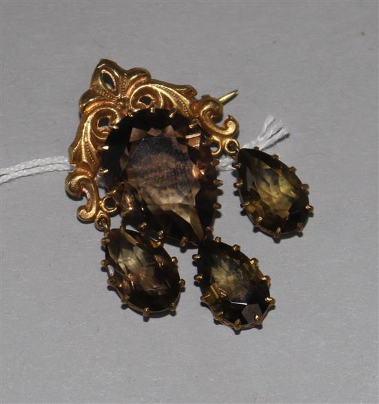 A Victorian pendant / brooch 4cm.